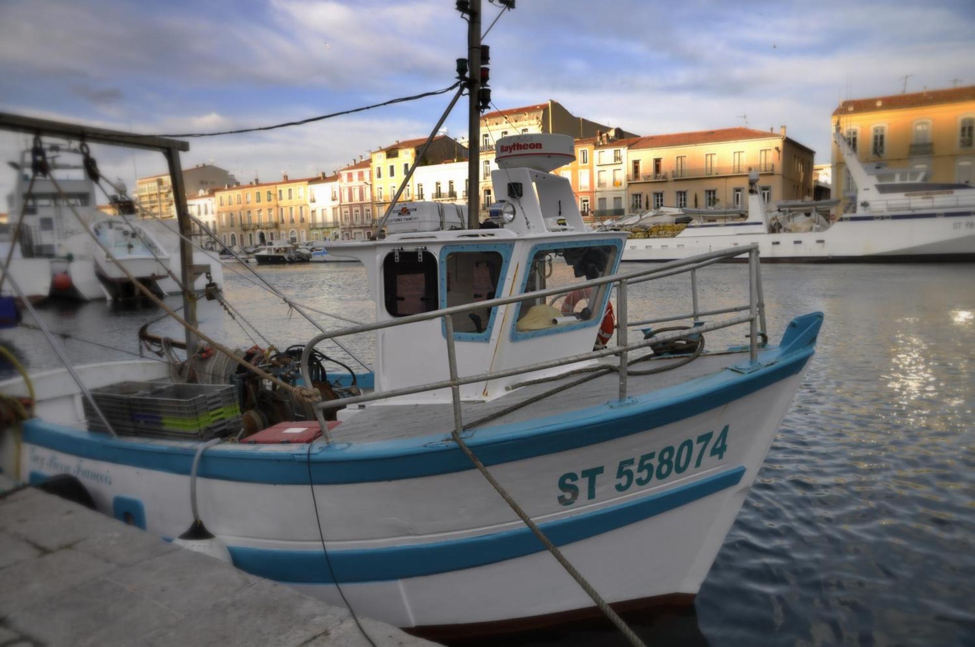 "Luigi" Balcon Sur La Mer Et Le Port De Сет Экстерьер фото