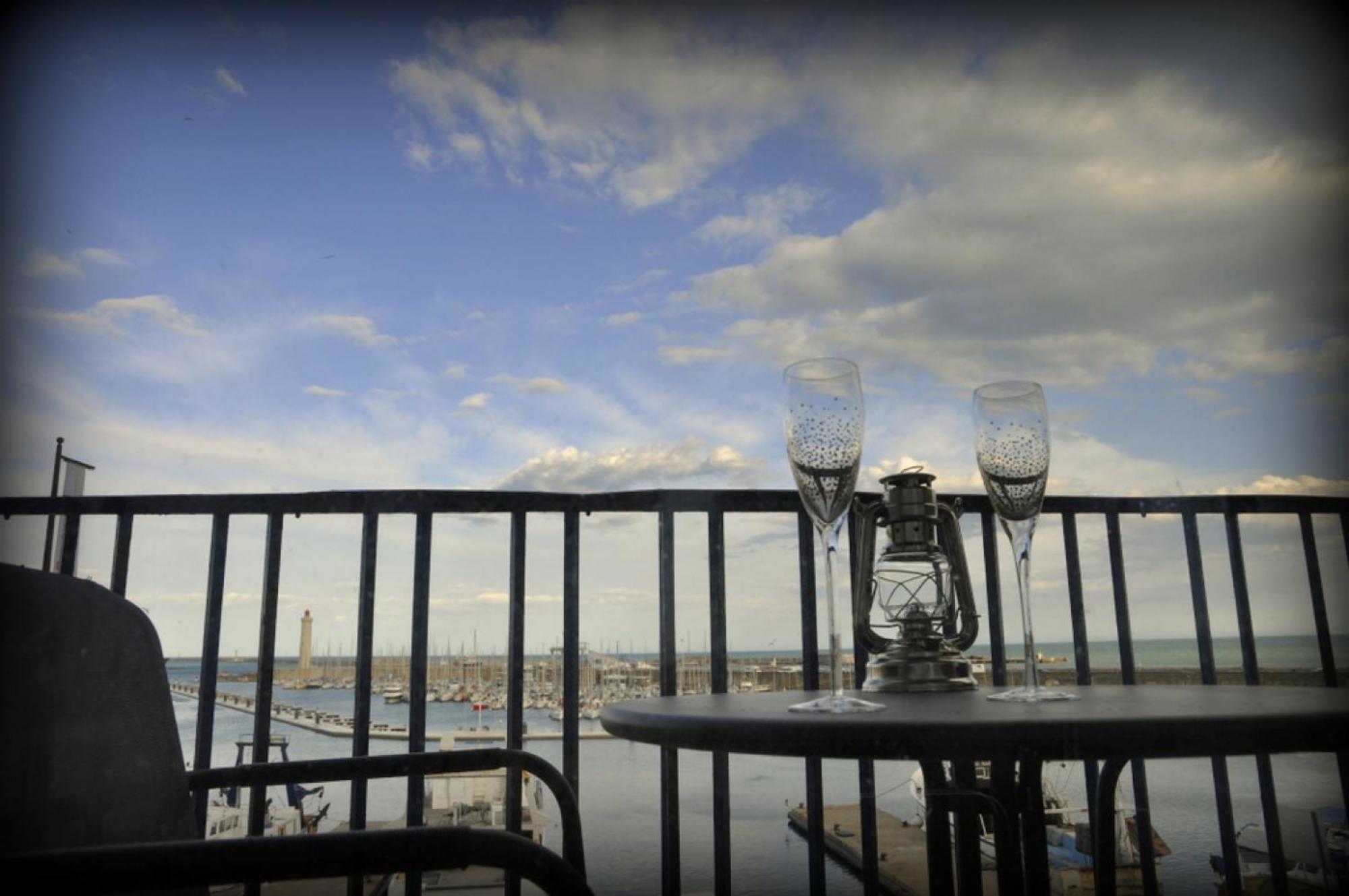 "Luigi" Balcon Sur La Mer Et Le Port De Сет Экстерьер фото